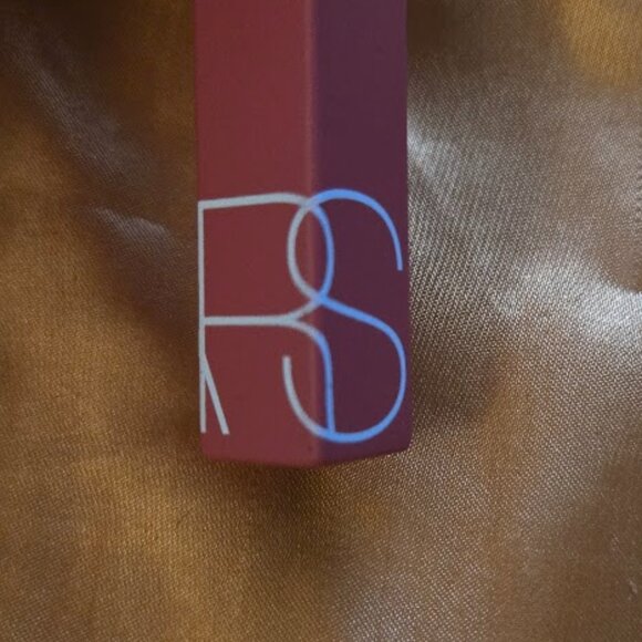 NIB NARS Powermatte Lipstick AMERICAN WOMAN - Picture 6 of 7